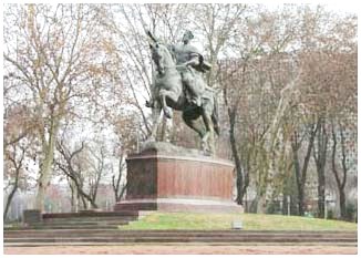 Памятник Амиру Темуру